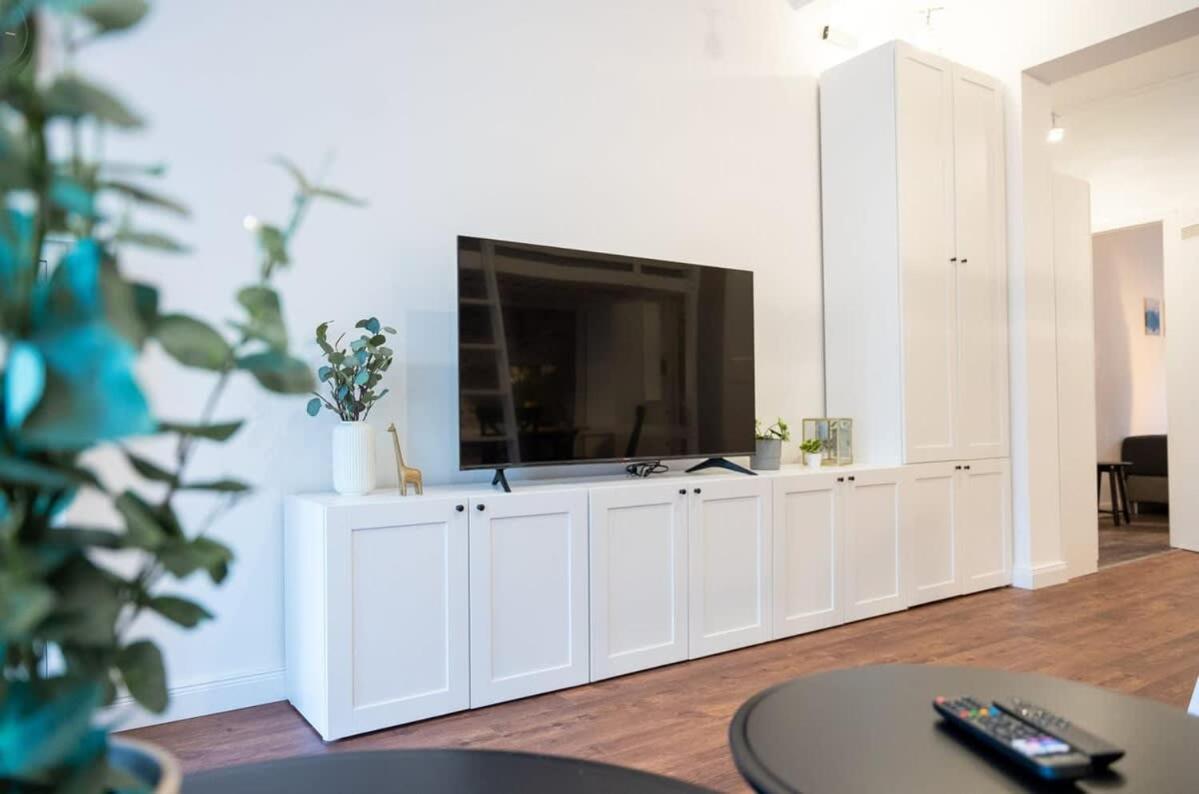 Shabby Chic Apartment In Ideal Location Hamburg Exterior photo