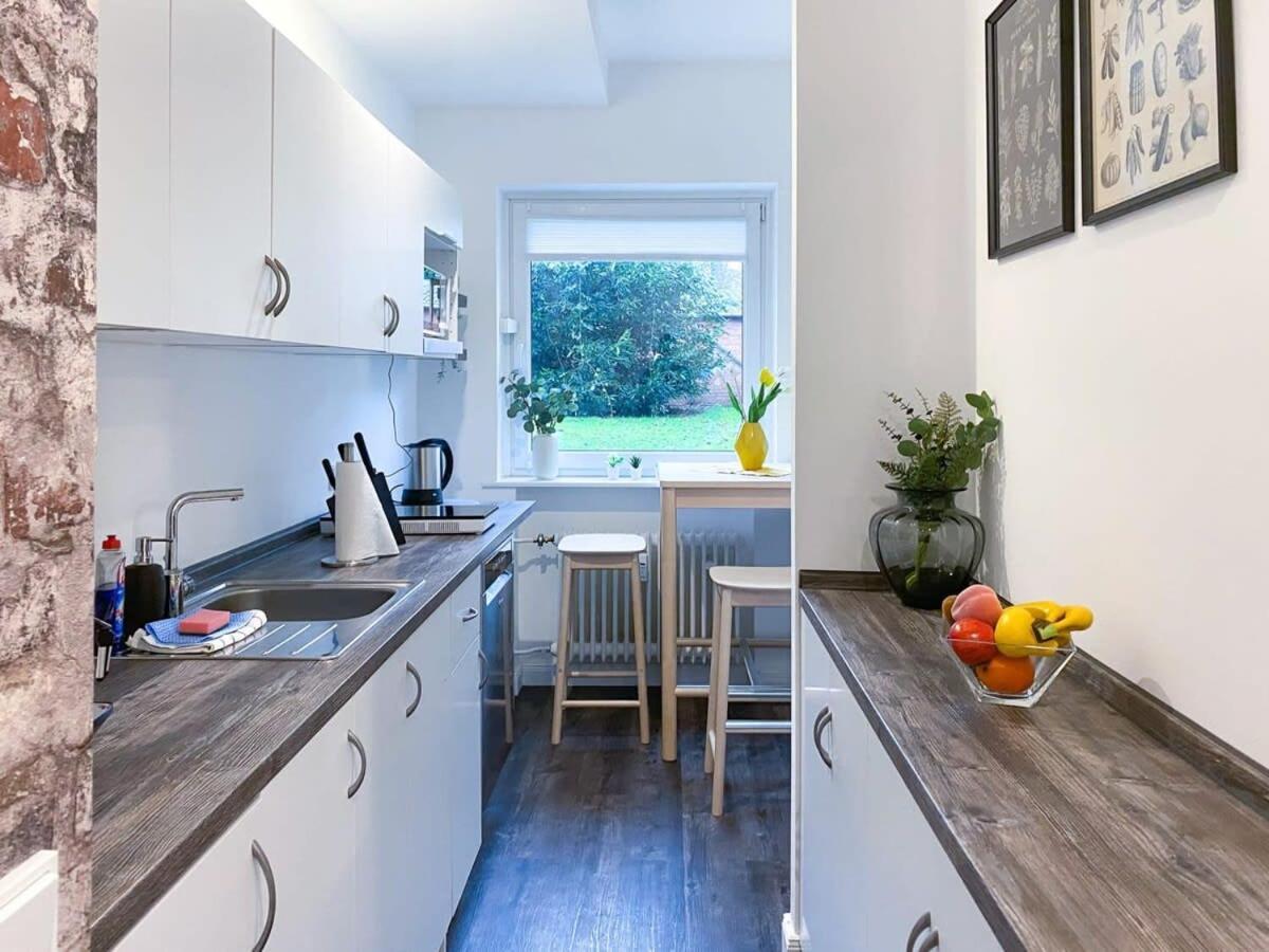 Shabby Chic Apartment In Ideal Location Hamburg Exterior photo